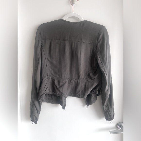 Talula crop jacket- size 6 - Picture 2 of 3